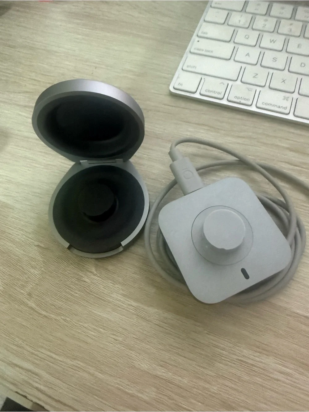 Oura ring 4 and Charger plus travel charger